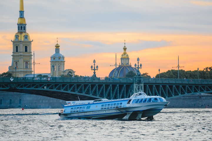Аренда теплохода 'Метеор-182' в Санкт-Петербурге